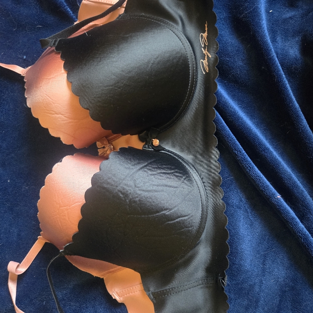 Marilyn Monroe Satin Scalloped Bra Set 36C